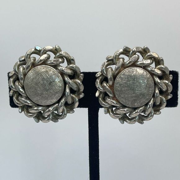 Vintage chain wrapped button earrings silver tone clip on signed patent pending - Picture 1 of 3